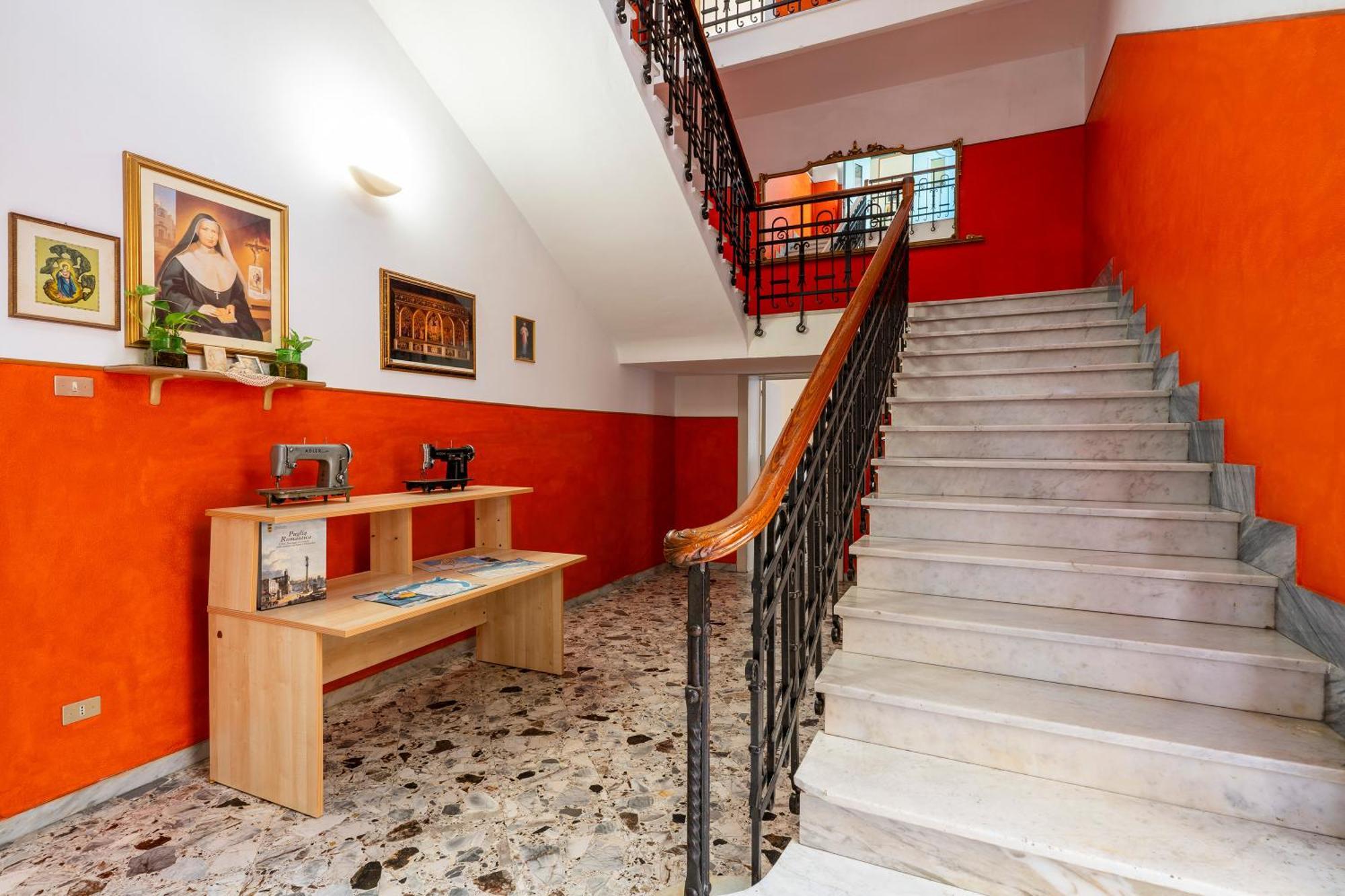 Casa Di Madre Antonia Brindisi Exterior foto